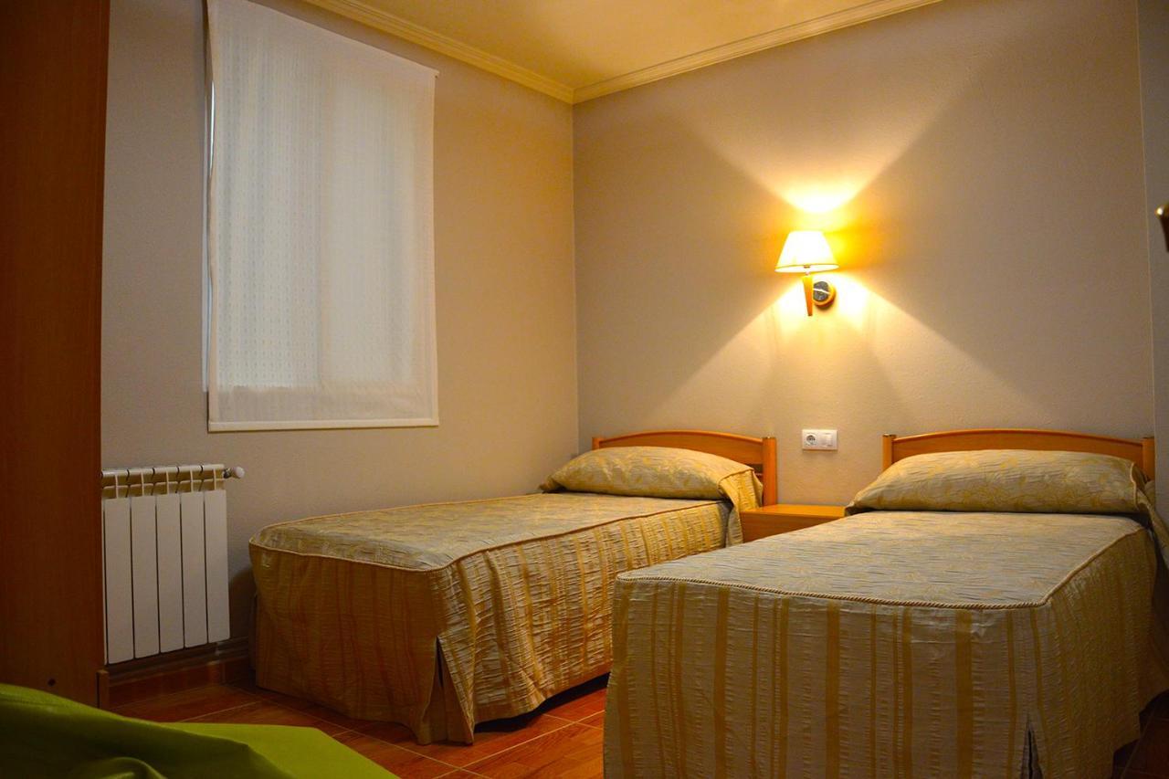 Pension Quilmes Vimianzo ภายนอก รูปภาพ